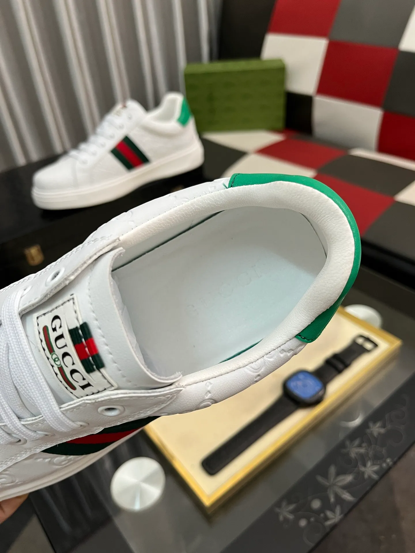 Men's shoes 💰420⌚️⌚️ [Gucci·Gucci] Original quality. ~ Unique modern style sneakers. 🏃A must-have casual shoe for trendy men😍😍 Original brand imported from Italy, imported original leather, sheep lining (refuses to discolor and grind feet) Sole: Original sole provided by the original factory, French lazy style design ⚠️Fit to the feet, original quality, super comfortable original sole. Code number: 38-442️⃣Colors available